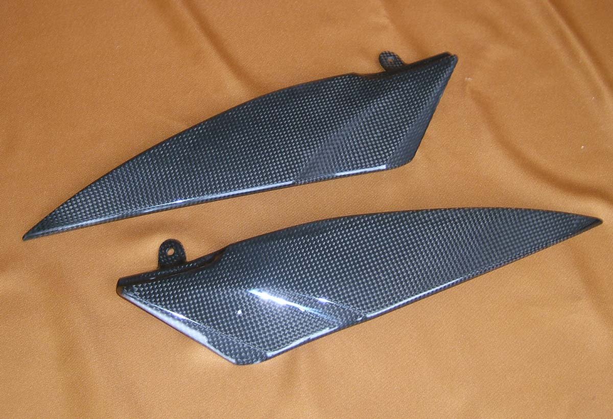 Tank In-Fill Panels Pair (Carbon), 2007-8 Yamaha R1