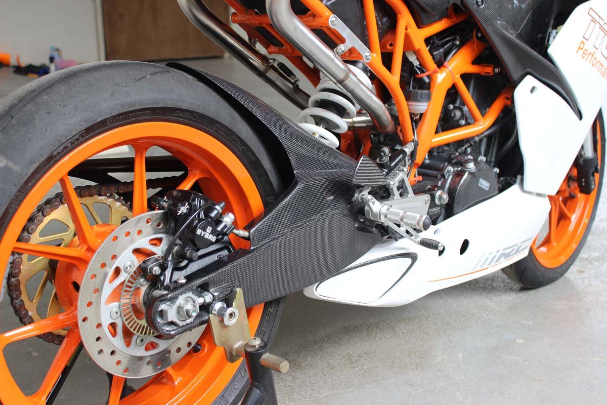 Rear Hugger/Chain Guard/SwingArm Cover Assembly (Carbon), KTM Duke and RC 125/200/250/390 - Image 6