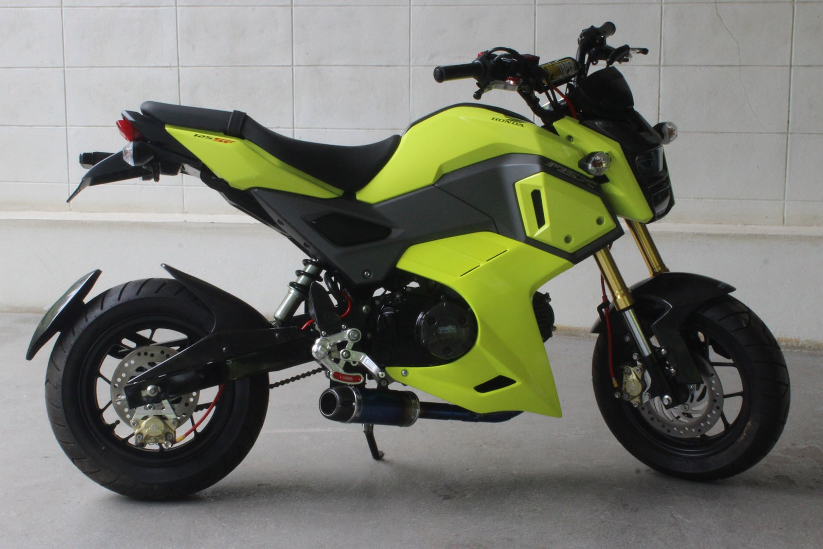 Lower Cowling, (GRP) White MSX125SF, Grom 2nd gen 16-18 - Image 4