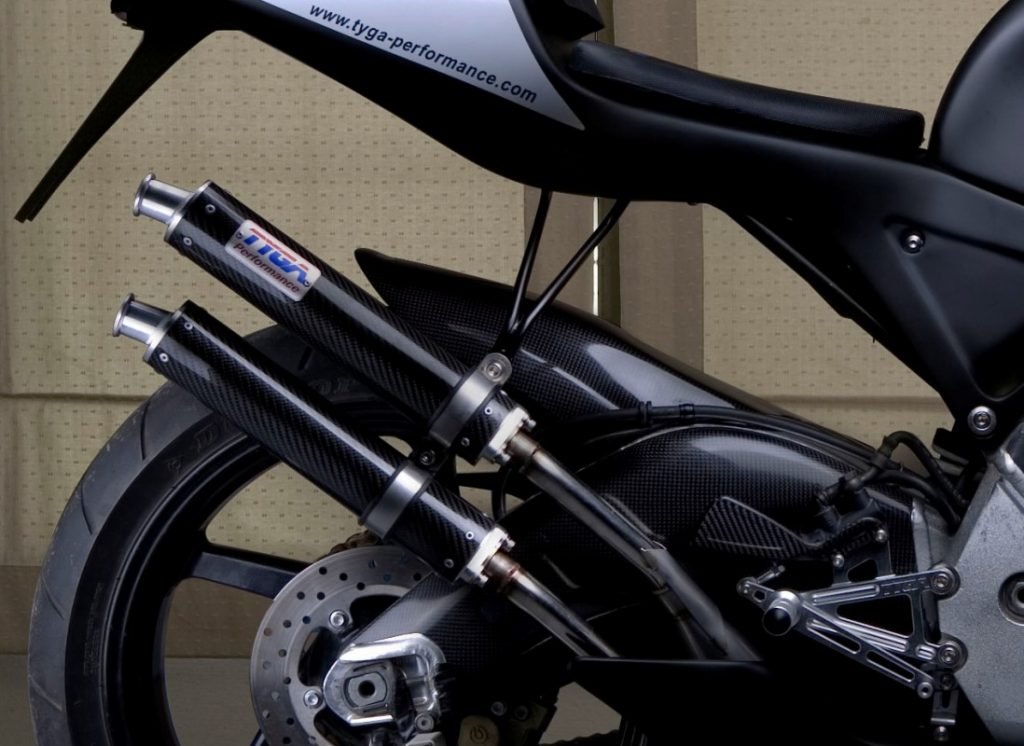 j4apriliagpblack03