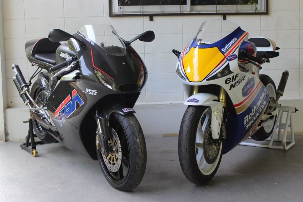 j4apriliagpblack21