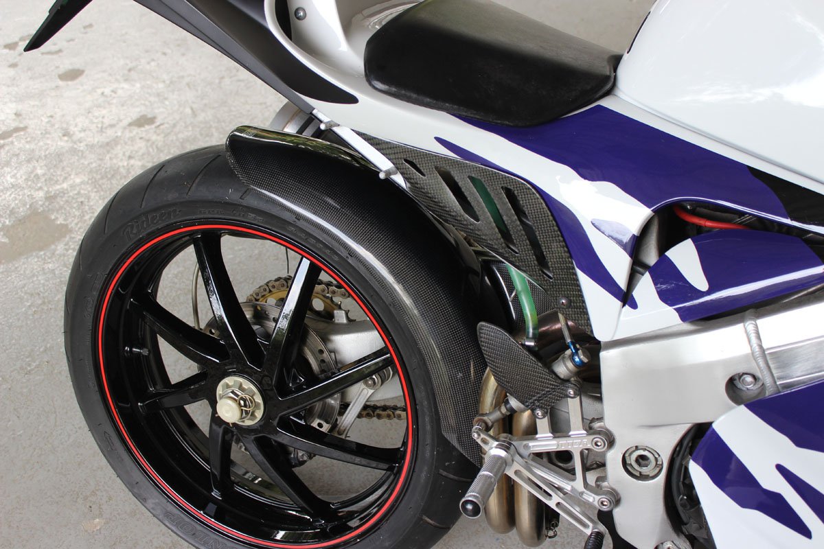Rear Hugger (Carbon), VFR400R NC30, Assy. - Image 5