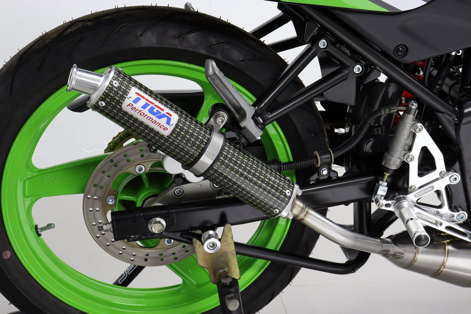 Silencer, Carbon/Kevlar, Two Stroke, Assy. - Image 10