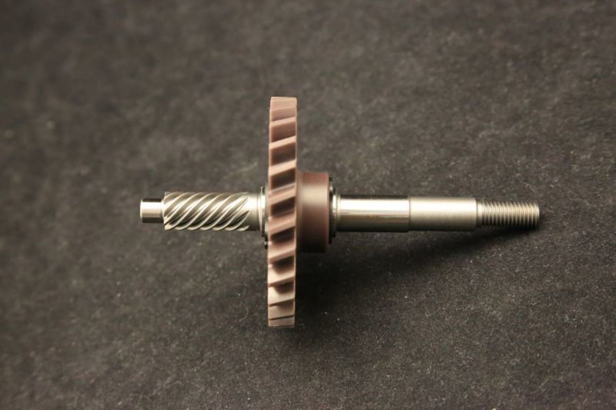 Water Pump Shaft/Gear, MC18, MC21 - Image 4