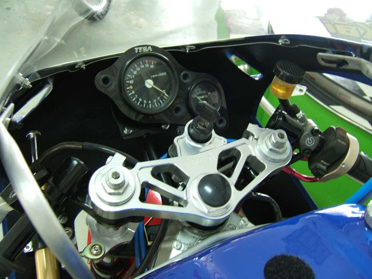 Top Triple Clamp Set, CNC Silver, NC30 VFR400R - Image 3