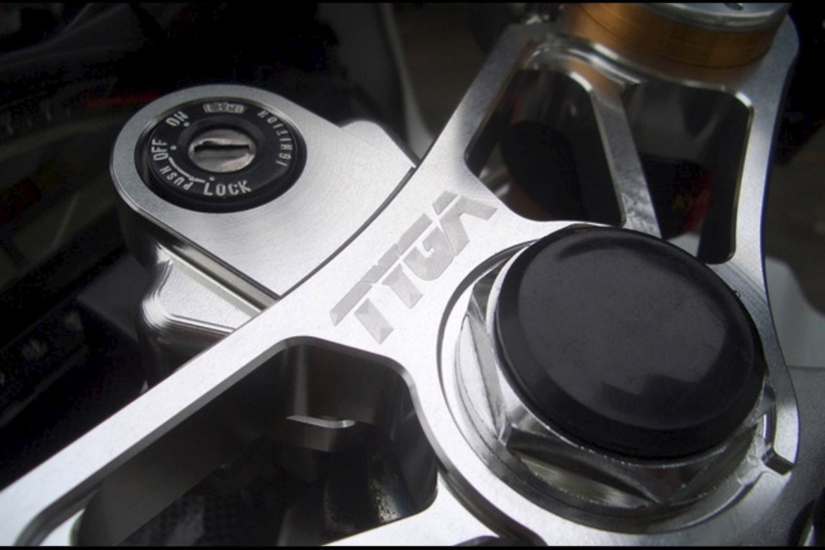 Top Triple Clamp Set, CNC Silver, Honda SP2 - Image 3