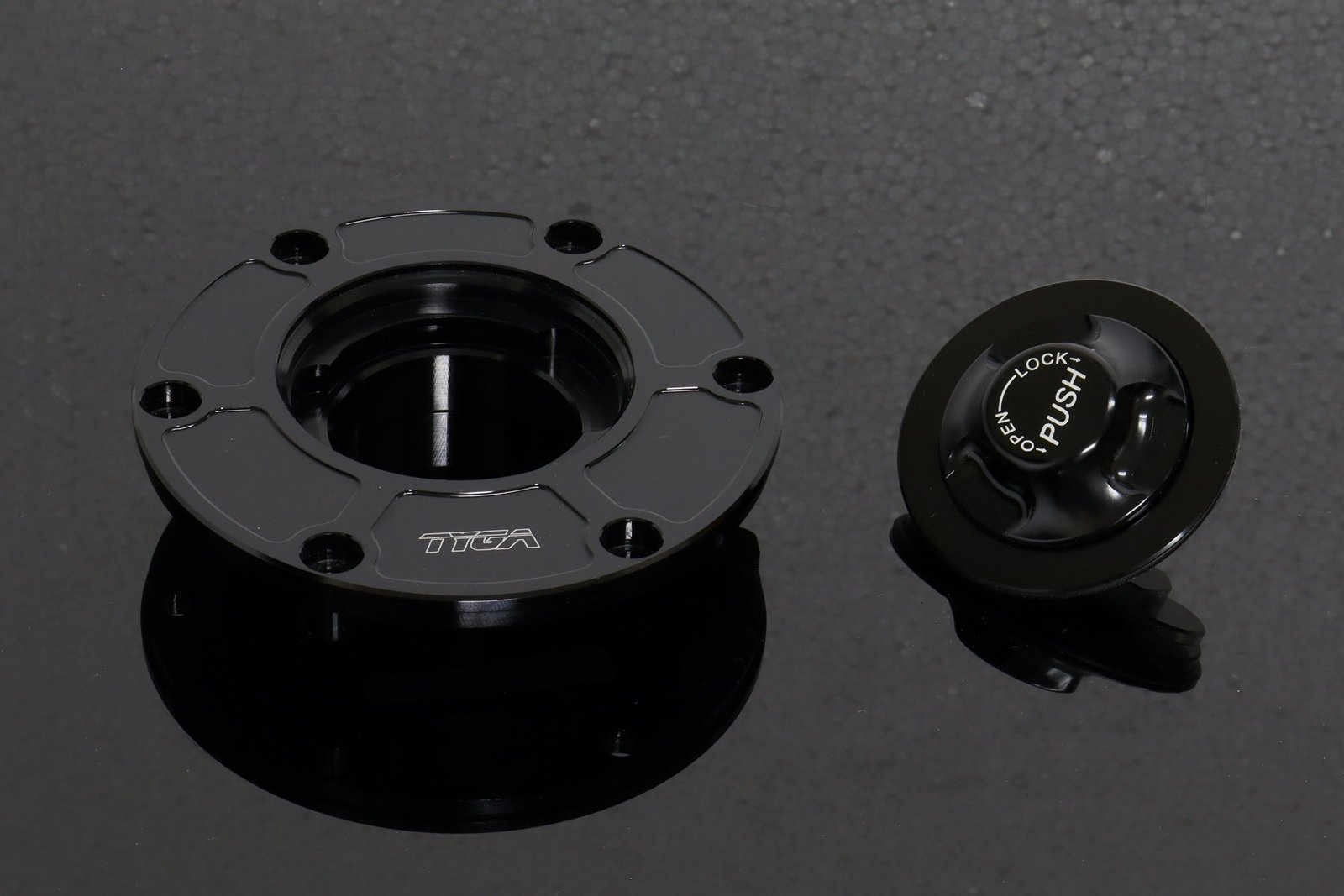 Tank Filler Cap, Keyless, Racing Type, Aprilia - Image 3