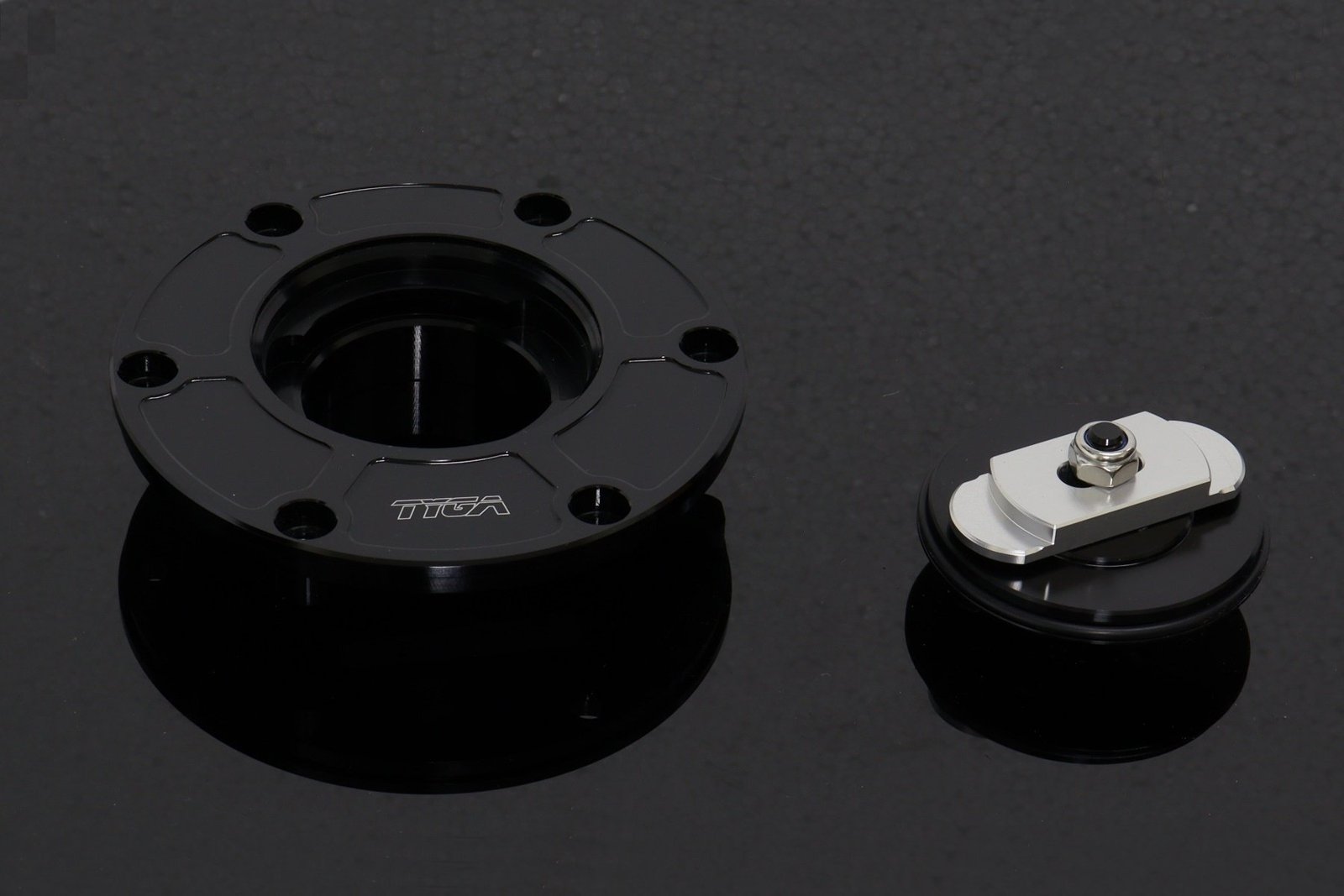 Tank Filler Cap, Keyless, Racing Type, Aprilia - Image 4