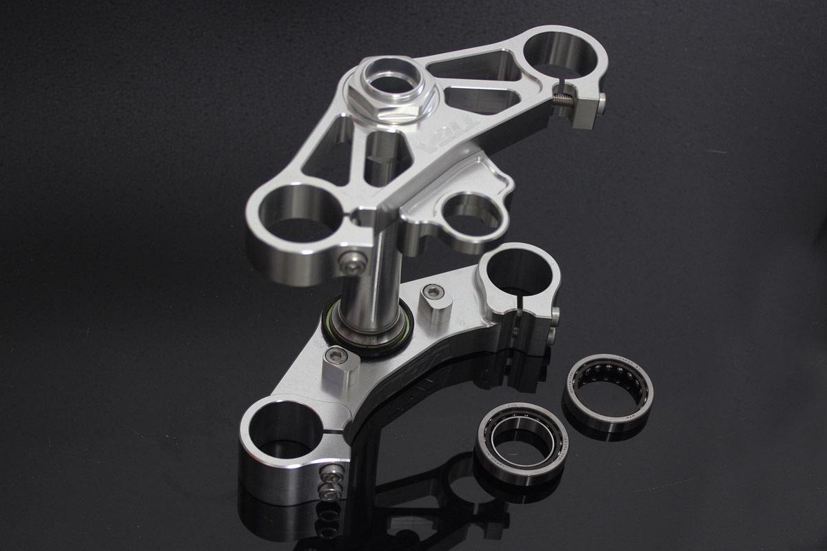 Triple Clamp Set, CNC Silver, VFR400R, NC30 (stock forks) - Image 2