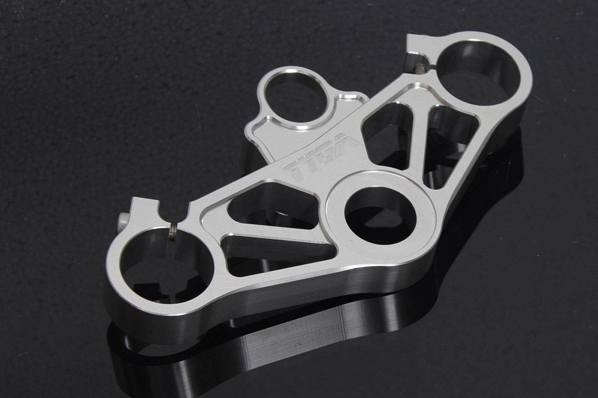 Triple Clamp Set, CNC Silver, VFR400R, NC30 (stock forks) - Image 3