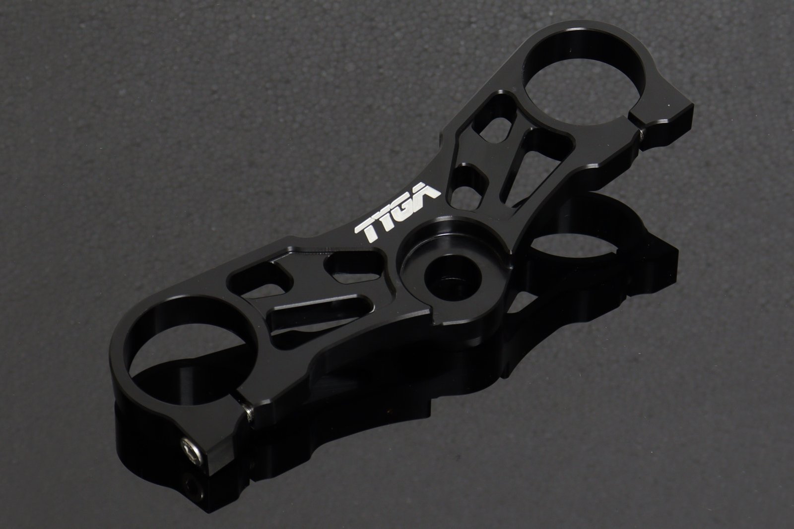 Top Triple Clamp, CNC Black, RGV250 VJ22