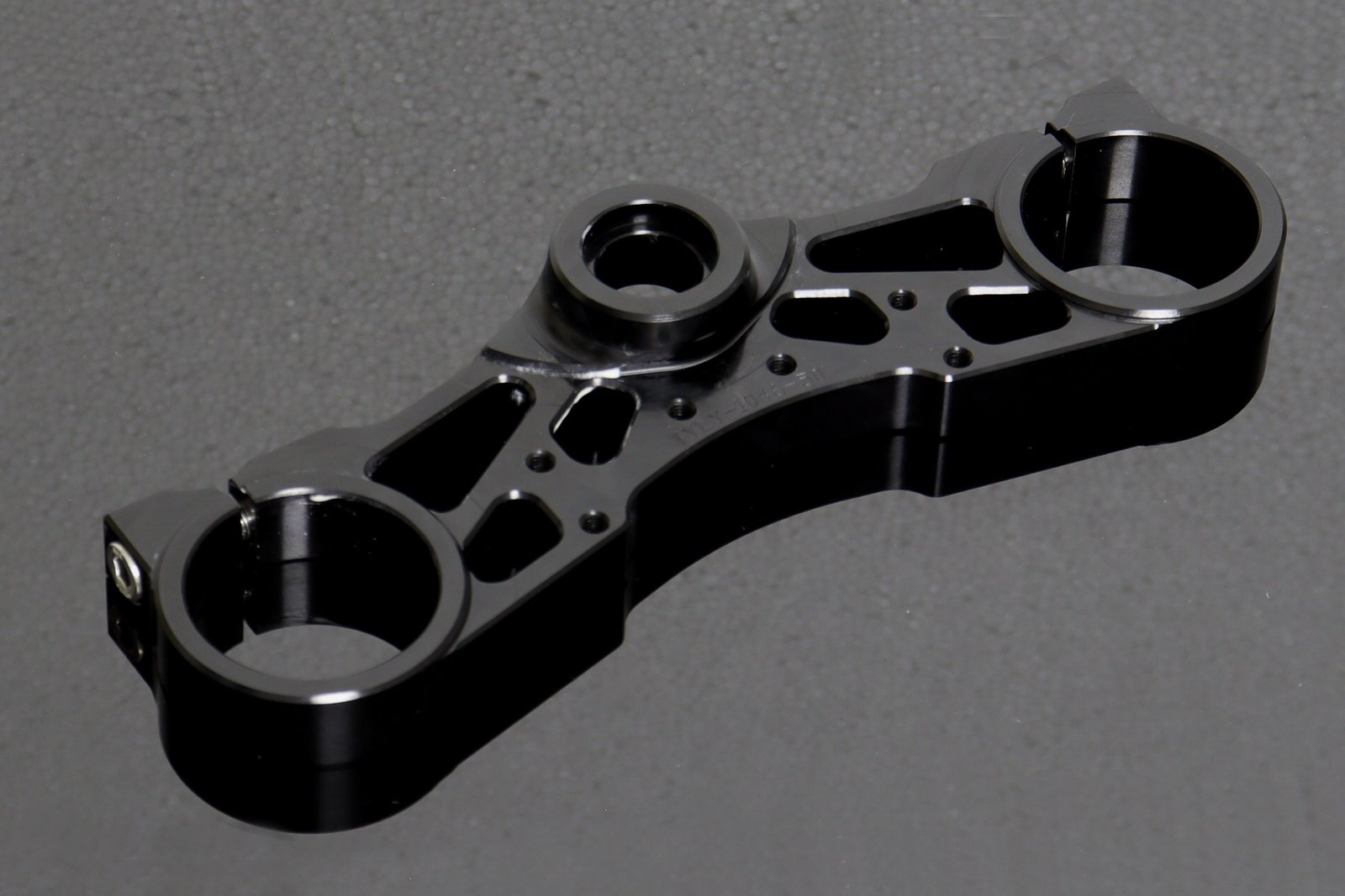Top Triple Clamp, CNC Black, RGV250 VJ22 - Image 2