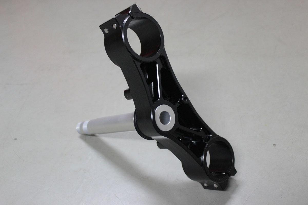 Lower Triple Clamp, CNC Black, RVF400 - Image 2