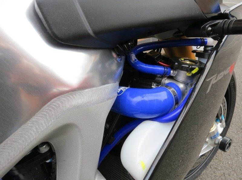 APRILIA V4 Tuono 1100 Factory (2015-2018) 8 piece SAMCO HOSE KIT BLUE - Image 5