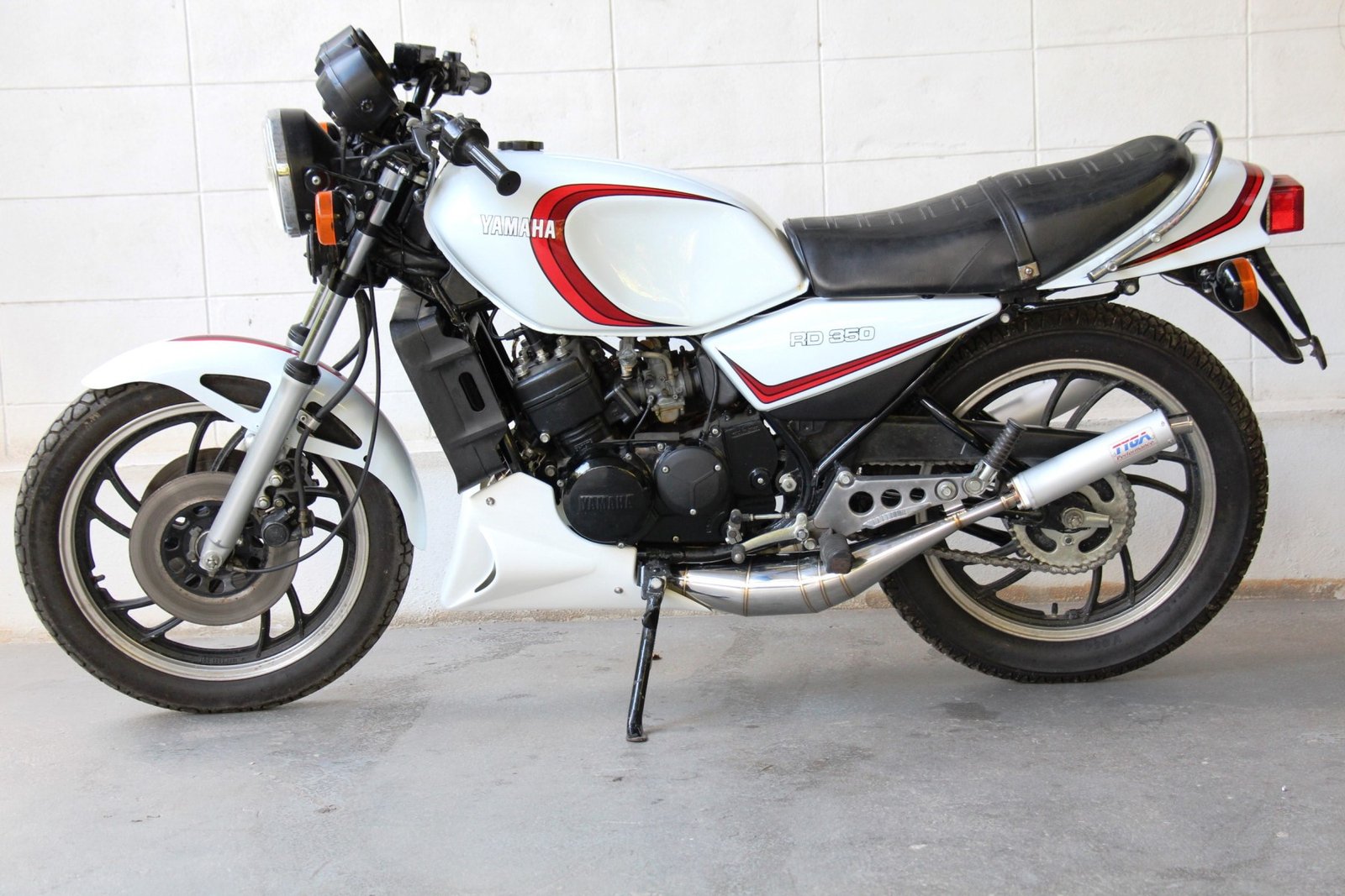 Belly Pan, (GRP) RD250/350LC (4LO) - Image 9