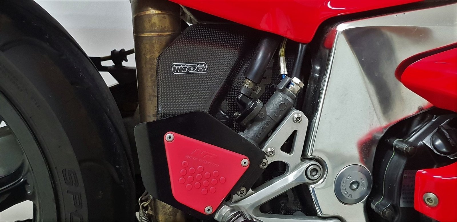 Exhaust Guard, Carbon, Honda NR750 - Image 4