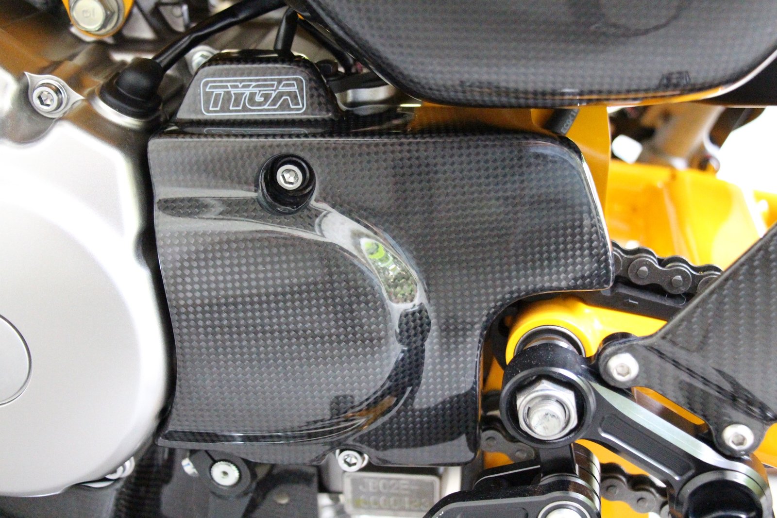 Sprocket Cover, Carbon, stock shape, Monkey 125 (4 speed engine) - Image 3