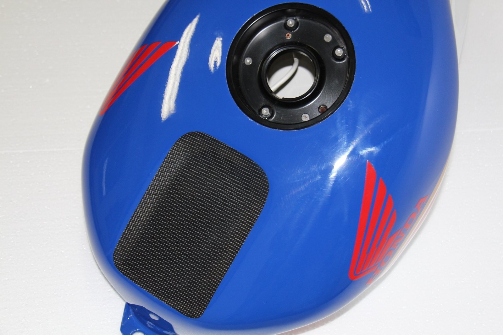 Kit, Bodywork, GRP, stock shape, with Carbon tank, NSR250 MC28, Painted Rothmans - Image 4