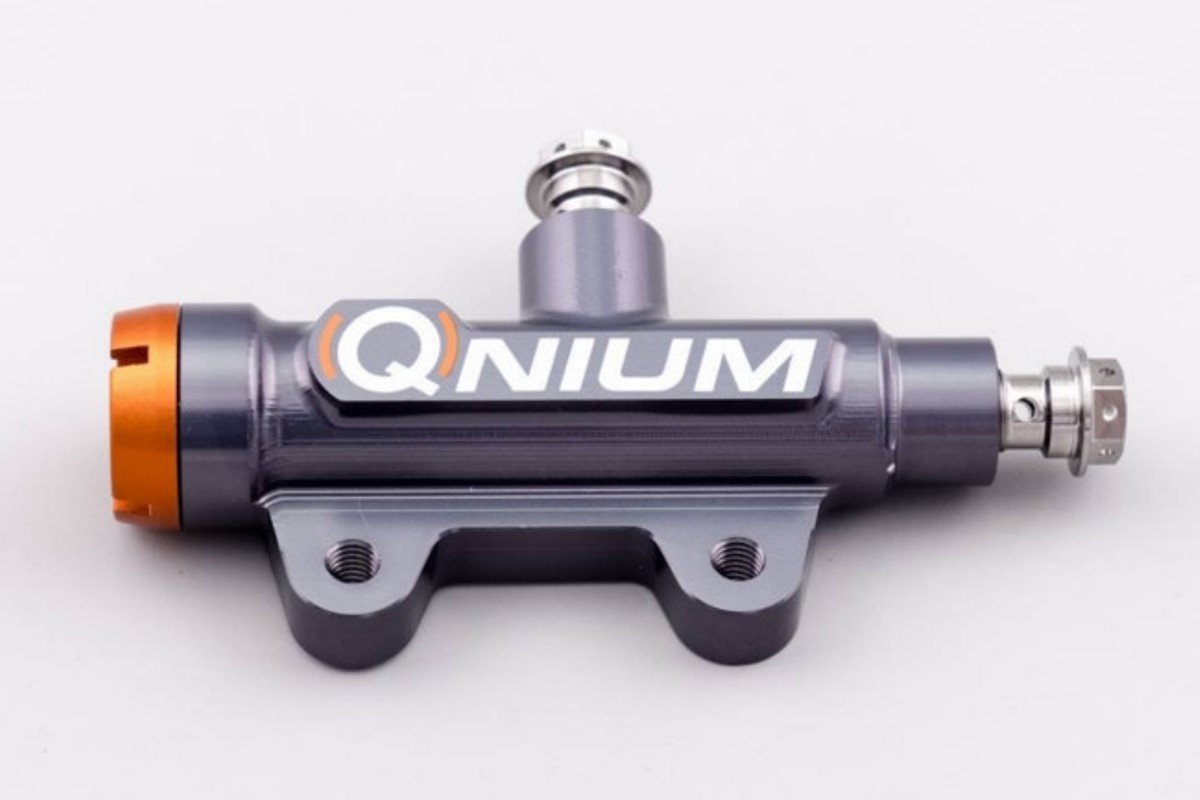 BMC18GB Back Master Cylinder - Double Banjo Side and Top Super Moto