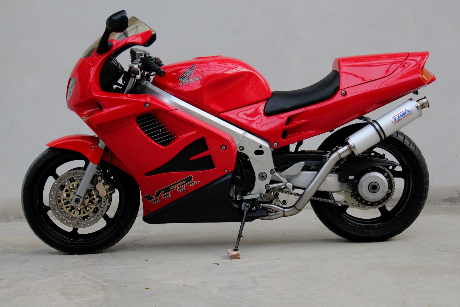 Set, Pipe, L.H Exit, Full Race System, VFR750F, Gen 4, '94-'97 Round Aluminium Silencer - Image 3