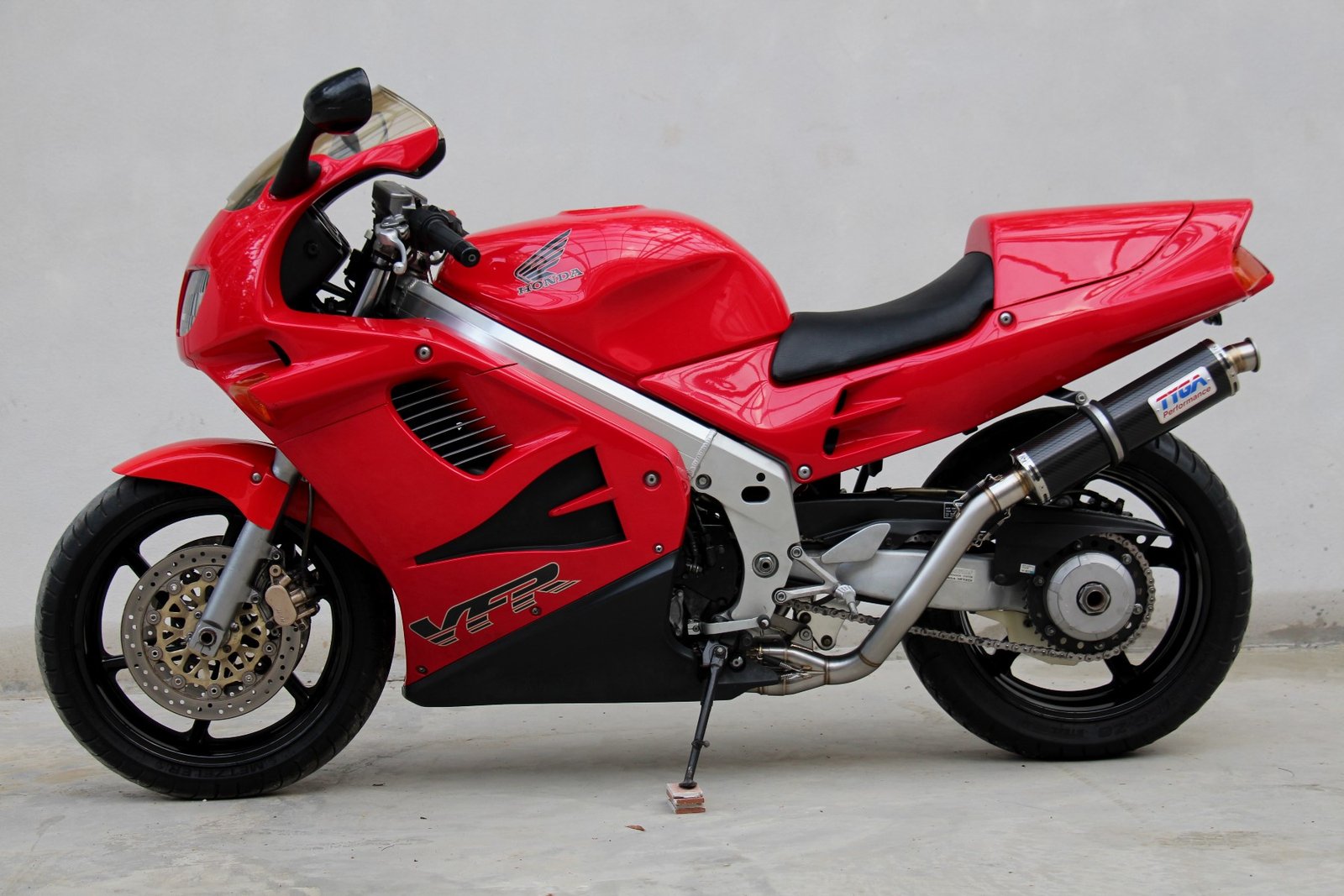 Set, Pipe, L.H Exit, Full Race System, VFR750F, Gen 4, '94-'97 Round Carbon Silencer - Image 3
