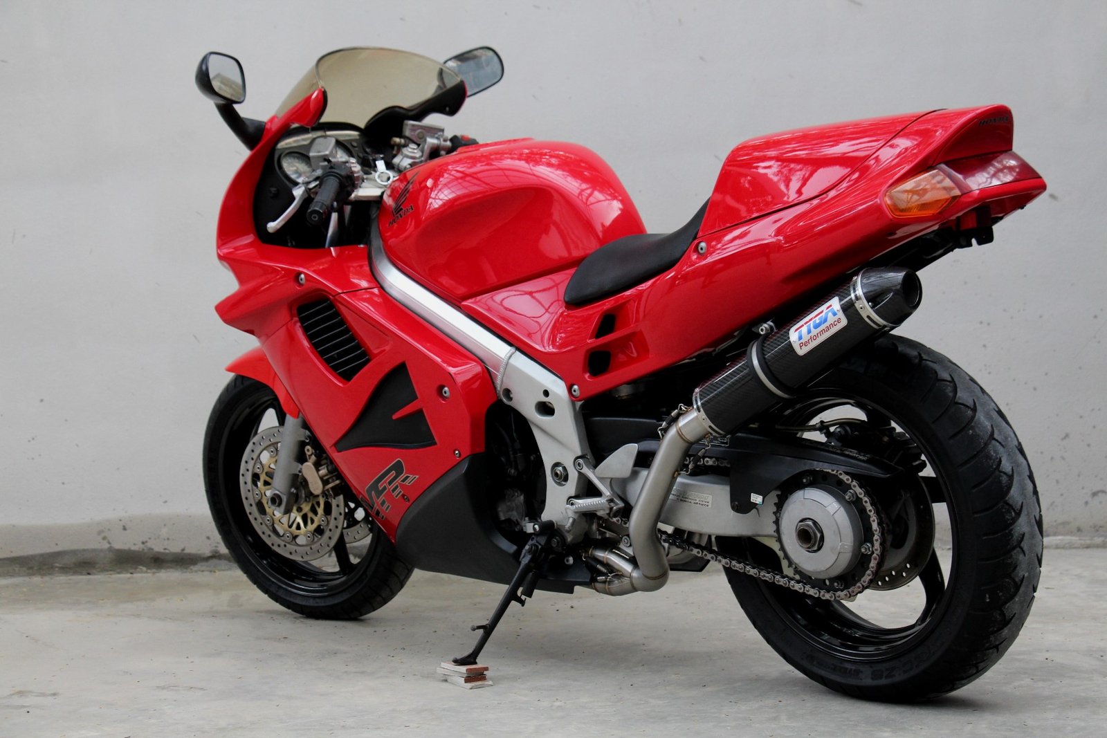 Set, Pipe, L.H Exit, Full Race System, VFR750F, Gen 4, '94-'97 Round Carbon/Carbon End Cap Silencer