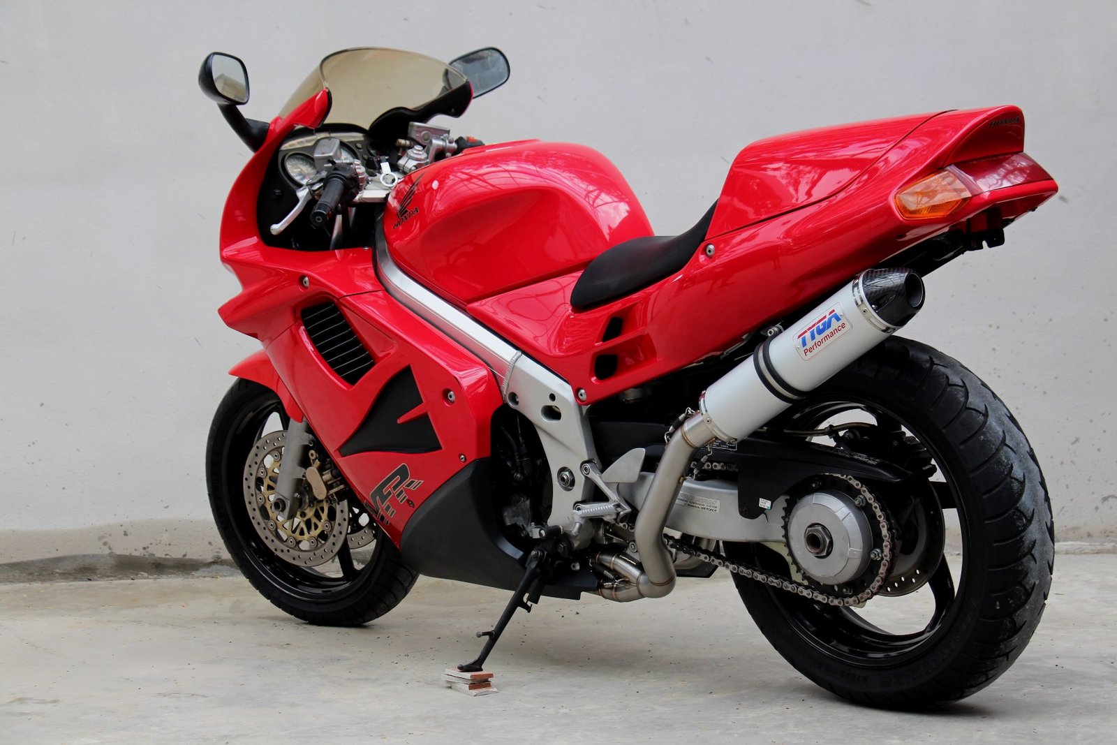Set, Pipe, L.H Exit, Full Race System, VFR750F, Gen 4, '94-'97 Round Aluminium/Carbon End Cap Silencer