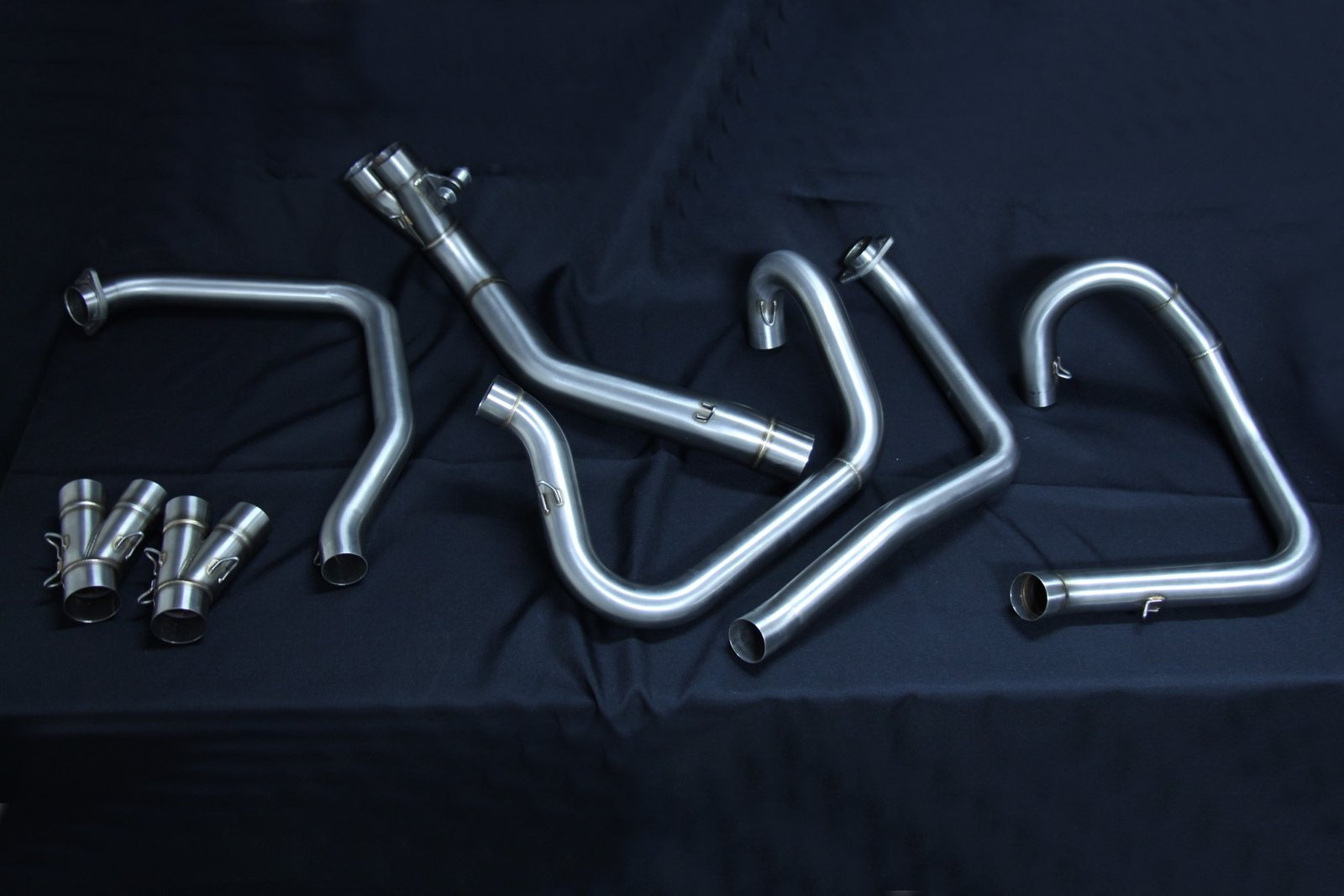 Set, Pipe, L.H Exit, Full Race System, VFR750F, Gen 4, '94-'97 Round Aluminium/Carbon End Cap Silencer - Image 7