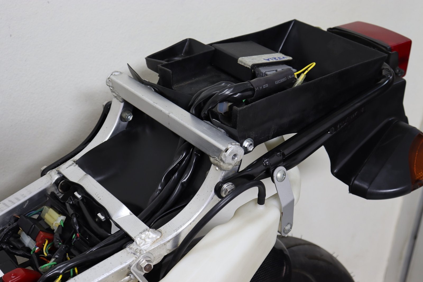 Subframe, Aluminium, RGV250 VJ21, Assy - Image 2