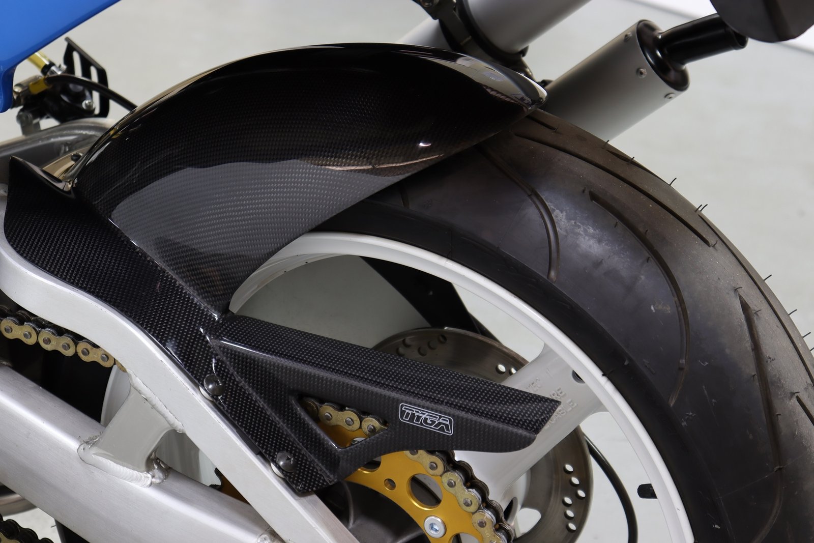 Rear Hugger/Chain Guard (Carbon), VJ23 RGV250 - Image 6