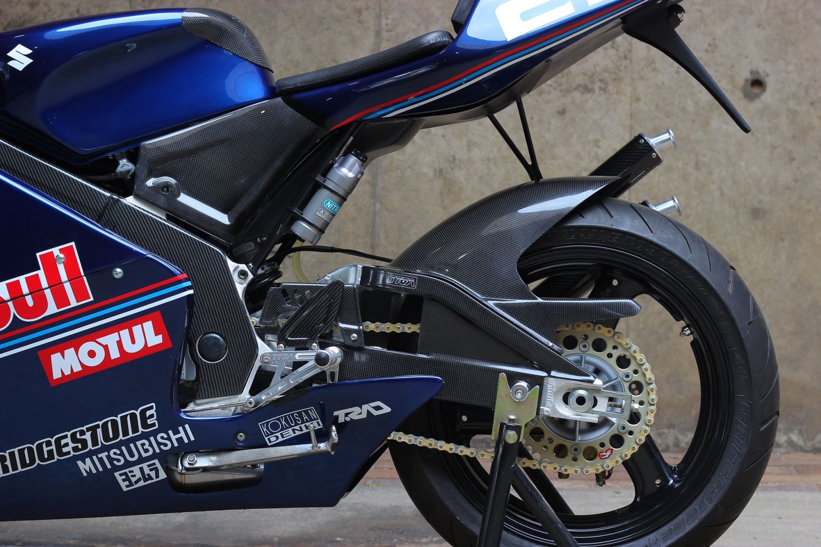 Rear Hugger/Chain Guard (Carbon), VJ22 RGV250 - Image 8
