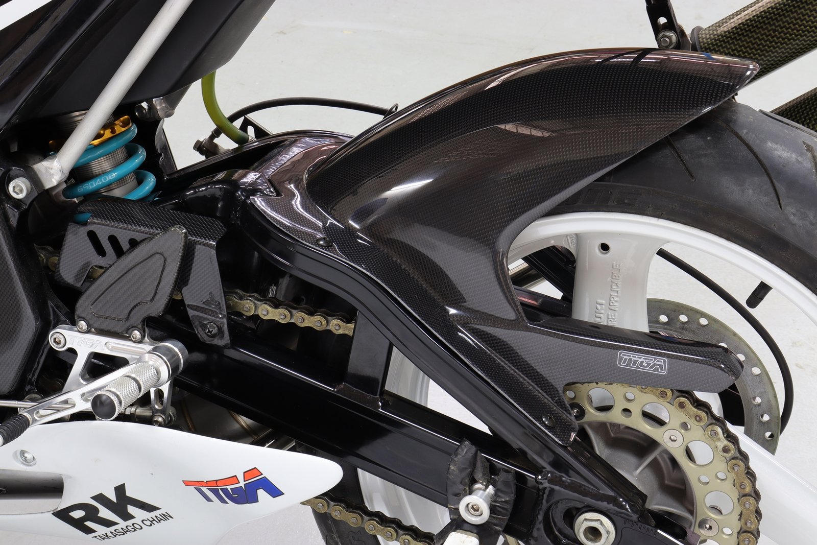 Rear Hugger/Chain Guard (Carbon), VJ22 RGV250 - Image 5
