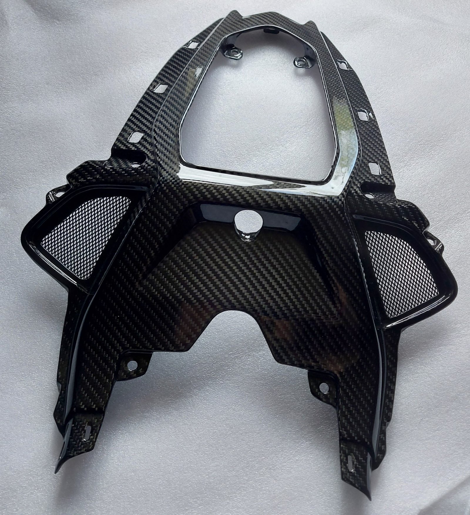 BMW S1000RR 2019 - carbon central seat unit - Image 4