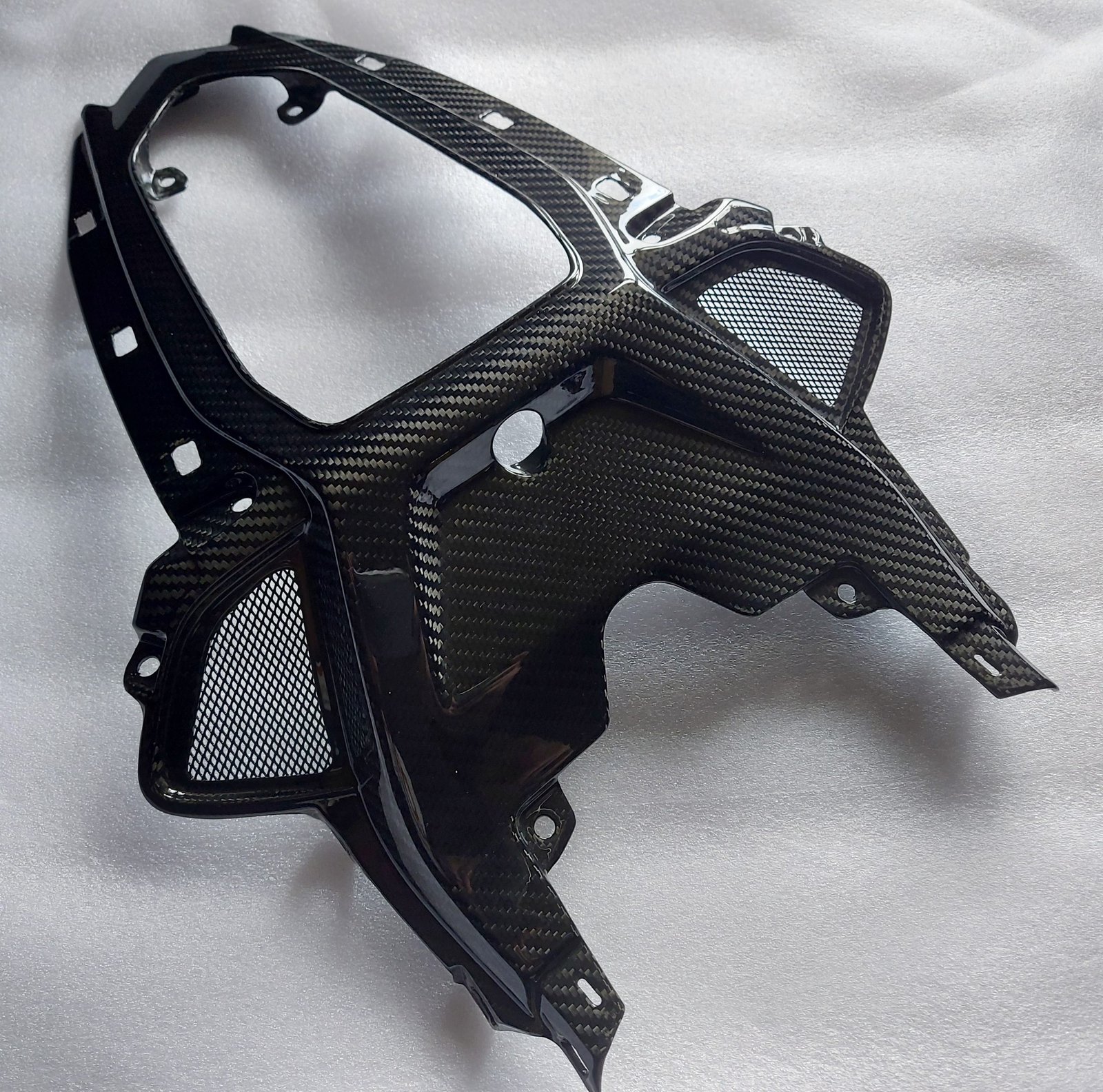 BMW S1000RR 2019 - carbon central seat unit - Image 2