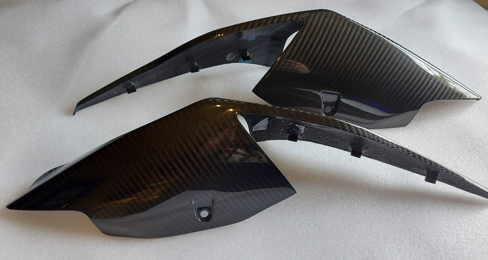 BMW S1000RR 2019 - carbon seat unit sides left and right