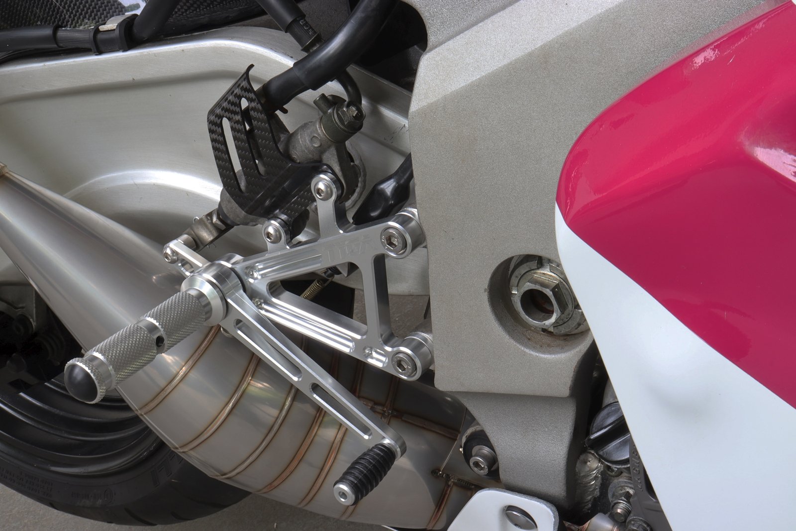 Racing Step Kit, VJ23 RGV250 - Image 11