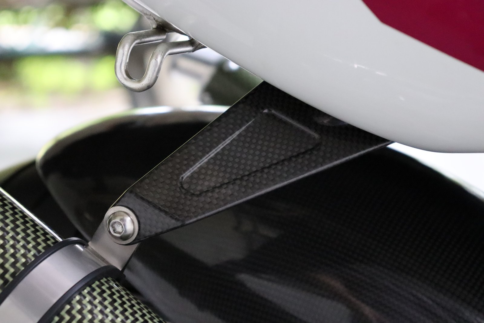 Exhaust Hanger Stay Right, Carbon, RGV250, VJ23 - Image 3