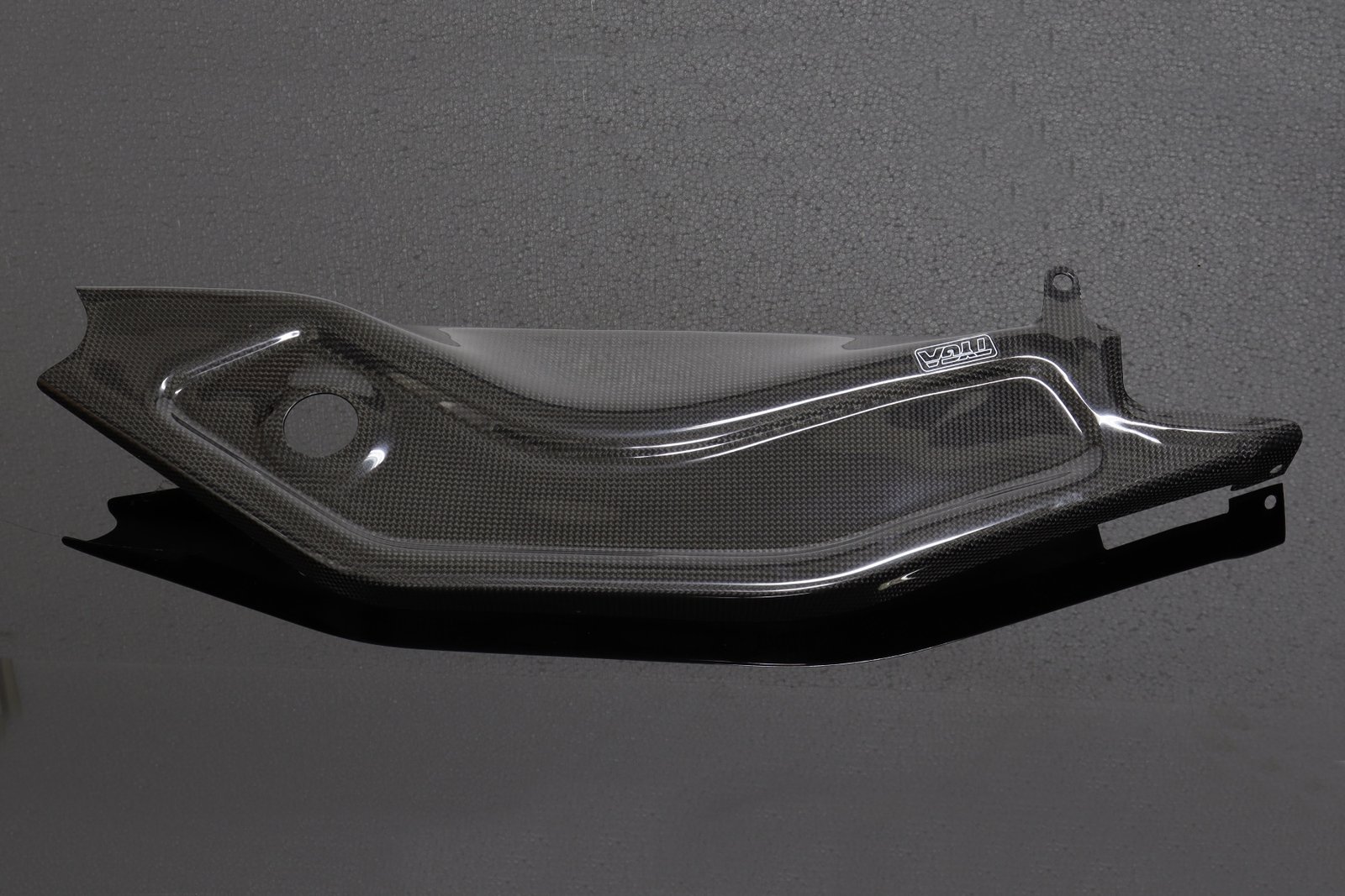 Swing Arm Cover, Right, Carbon, Suzuki RGV250 VJ23 - Image 3