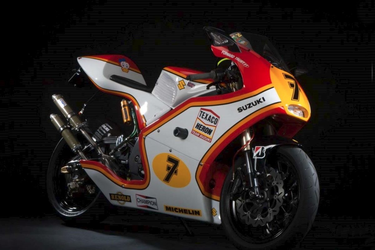 Kit, GP Seat Set, Street, GRP, Aluminium Subframe, VJ22 RGV250 - Image 7