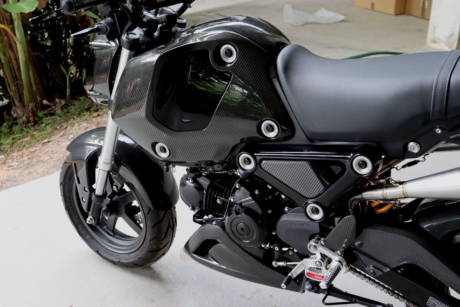 Shroud Cover, Carbon, Left Grom 125 - Image 4