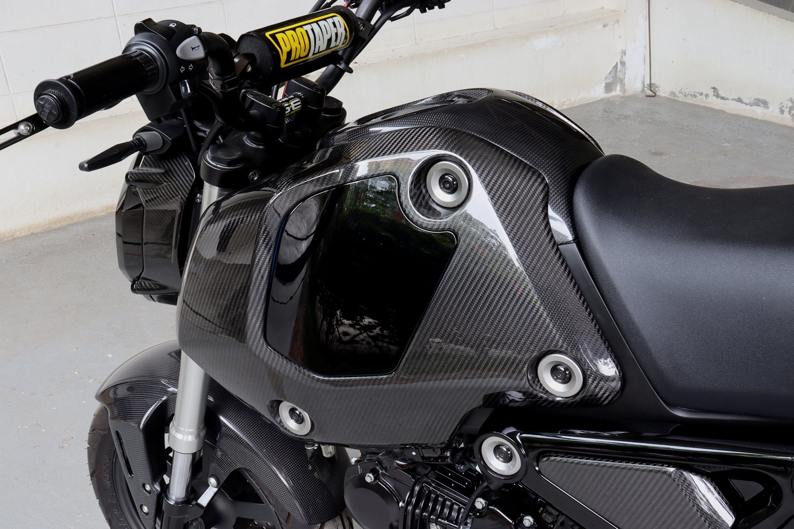 Shroud Cover, Carbon, Left Grom 125 - Image 2