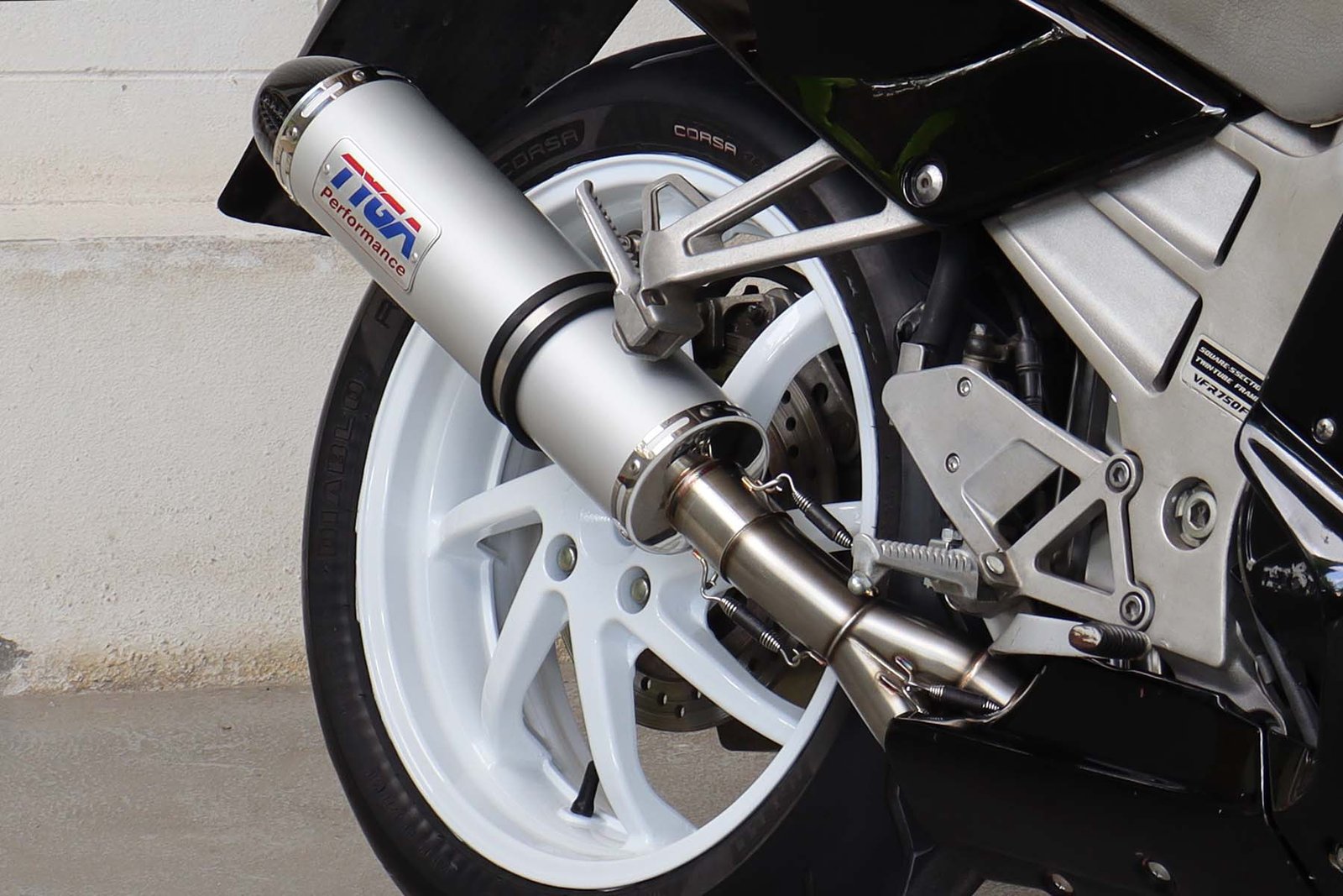 Set, Pipe, R.H Exit, Full Race System, Round Aluminium Silencer/ Carbon End Cap ,VFR750F, 3rd Gen, 90-93 - Image 4