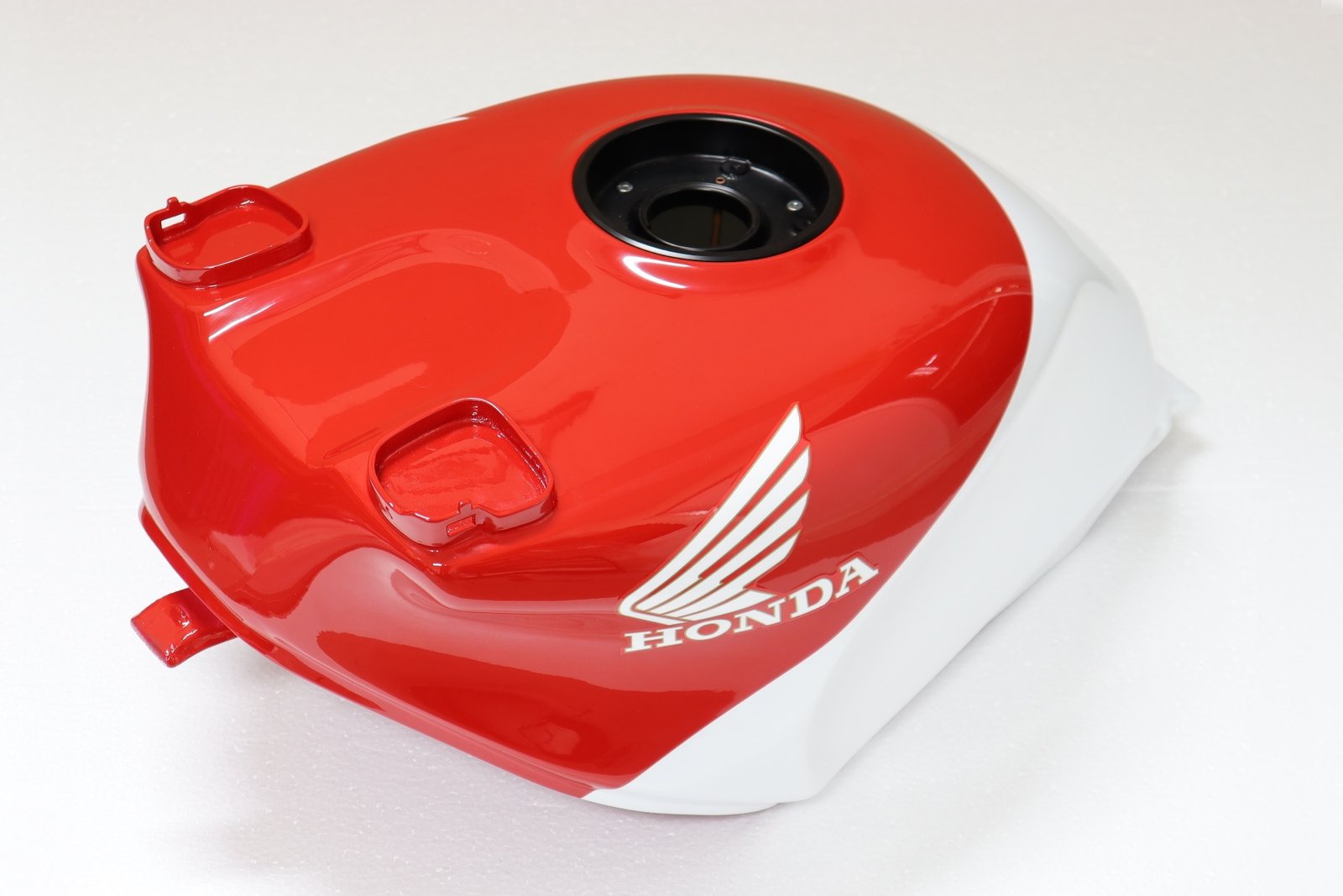 Fuel Tank, GRP, RVF400 NC35, Painted Red/White - Image 2