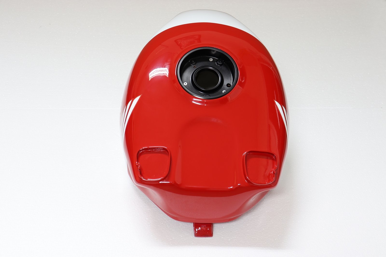 Fuel Tank, GRP, RVF400 NC35, Painted Red/White - Image 4