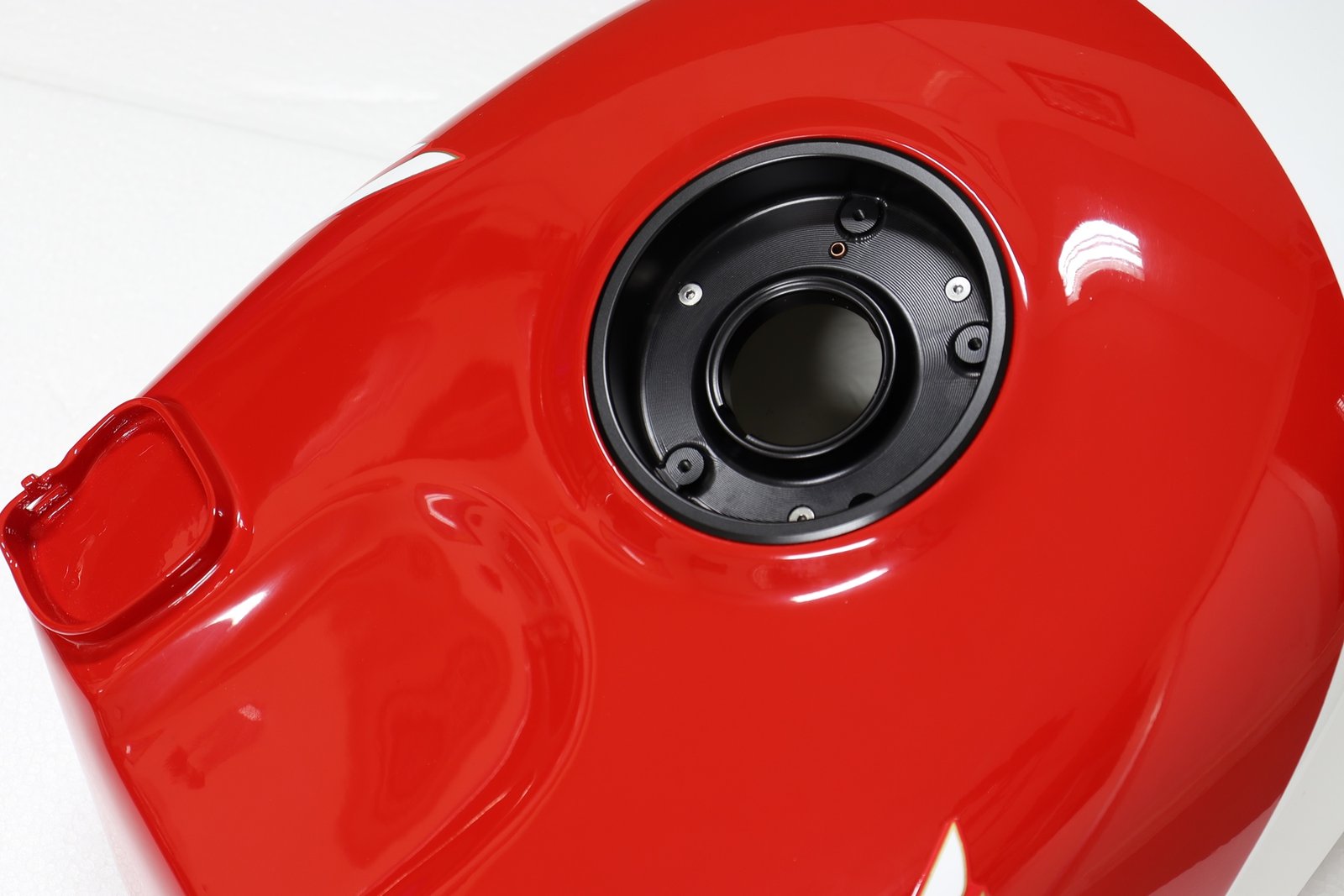 Fuel Tank, GRP, RVF400 NC35, Painted Red/White - Image 7