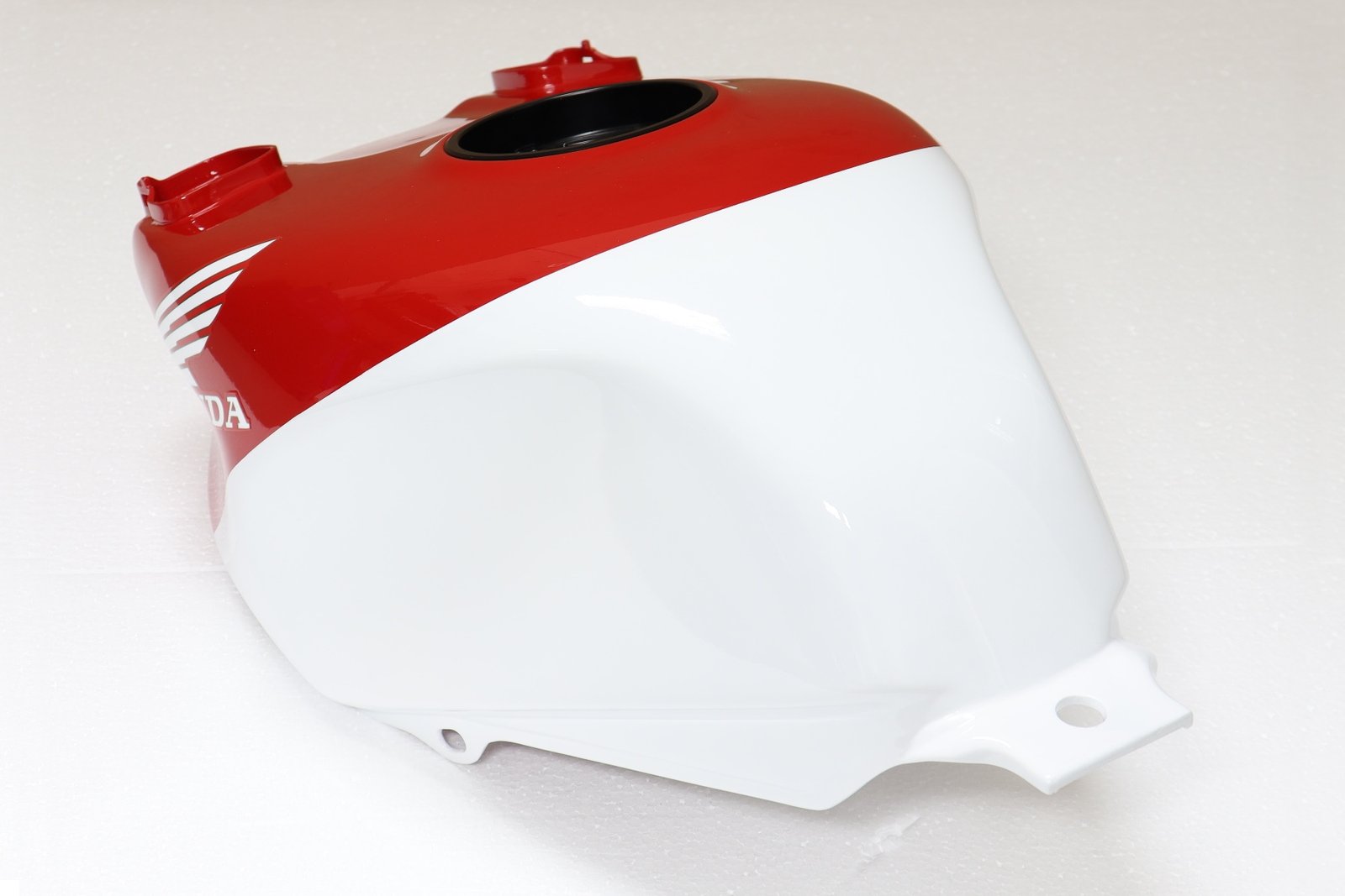 Fuel Tank, GRP, RVF400 NC35, Painted Red/White - Image 8