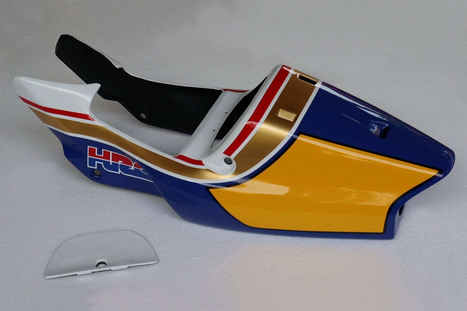 Kit, Bodywork, GRP, stock shape, with GRP tank, NSR250 MC21, Painted Rothmans - Image 6