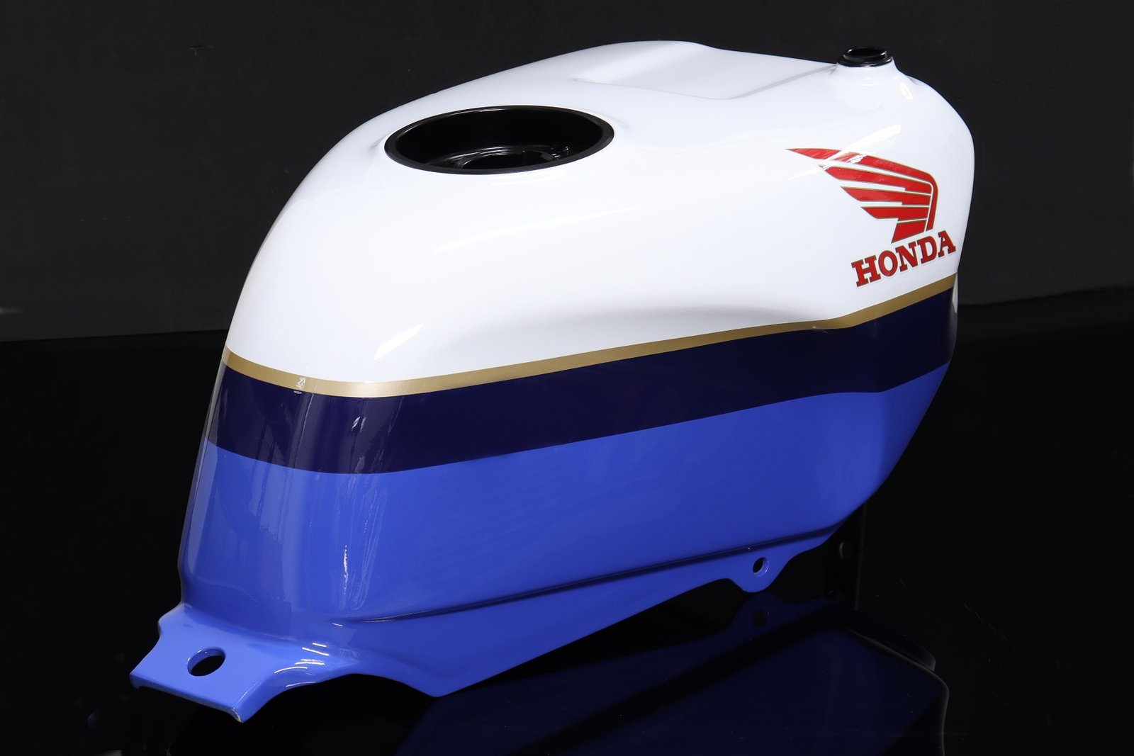 Fuel Tank, GRP, VFR400R NC30, Painted Type1 - Image 2
