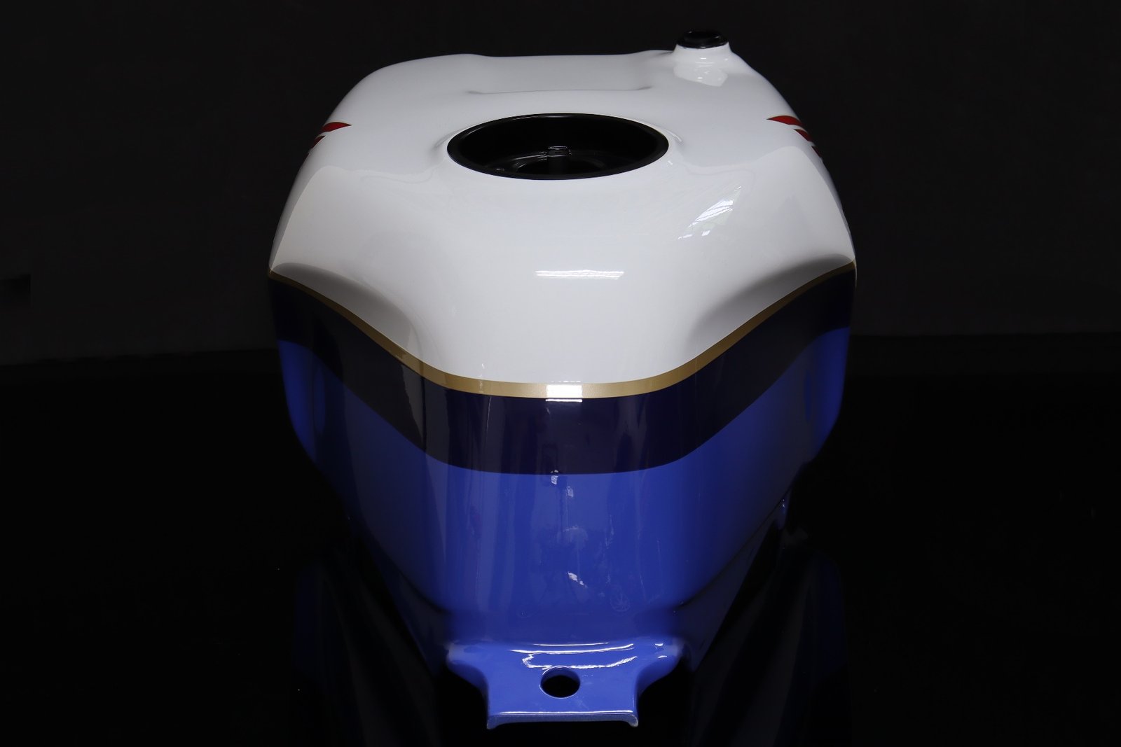 Fuel Tank, GRP, VFR400R NC30, Painted Type1 - Image 4