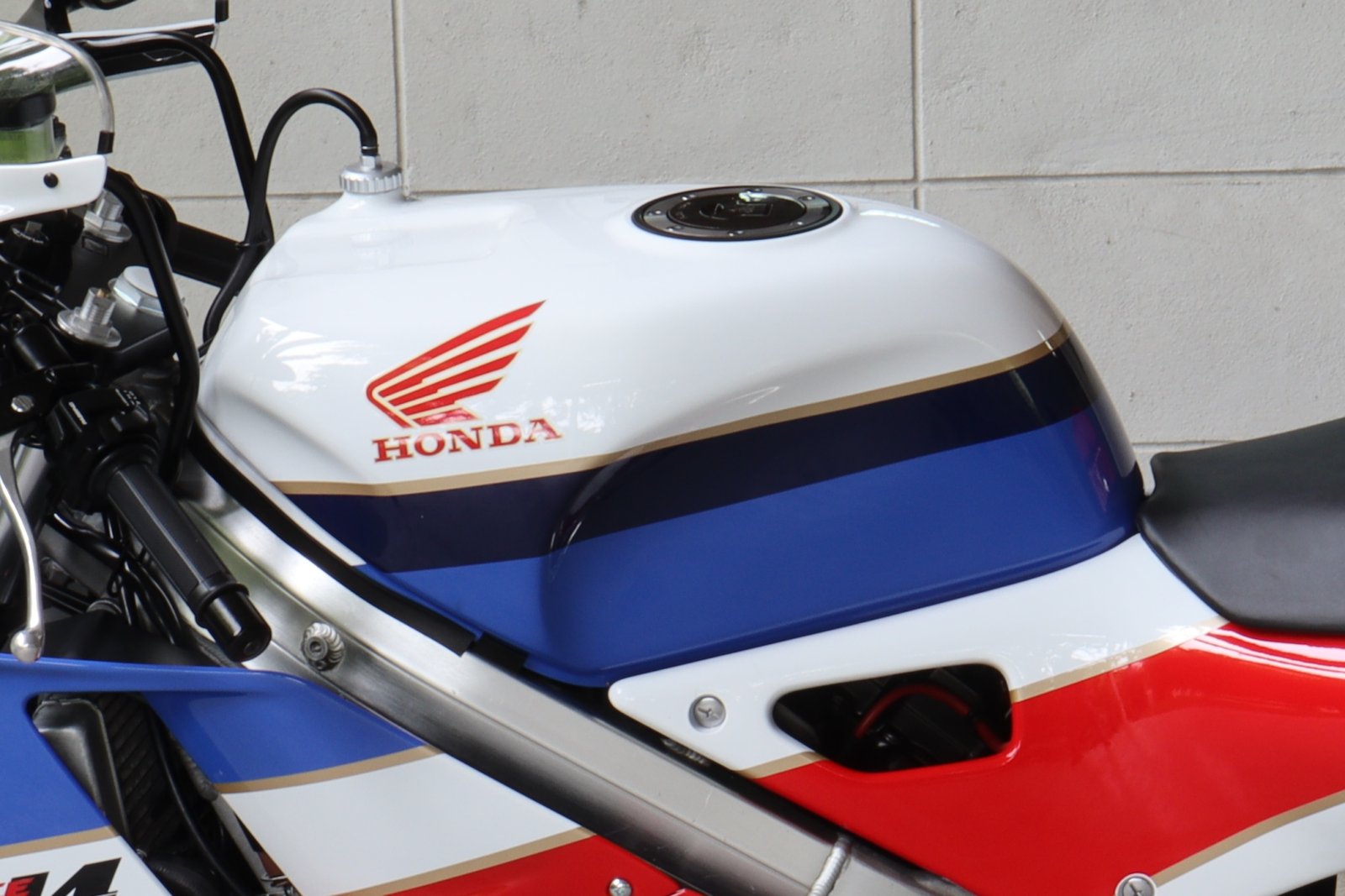 Fuel Tank, GRP, VFR400R NC30, Painted Type1 - Image 8